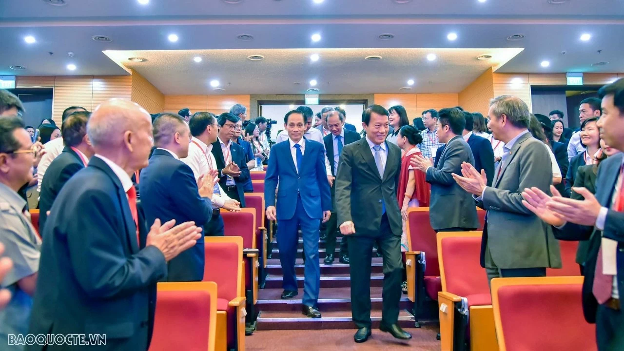 33rd Diplomatic Conference: Foreign Minister Le Hoai Trung highlights progress in science and technology diplomacy