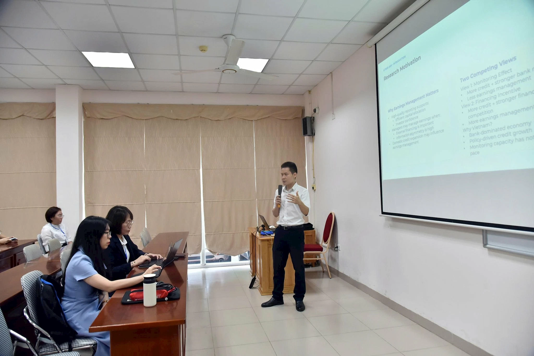 Enhancing academic exchange in economic and business sectors, serving sustainable development and integration Enhancing academic exchange in economic and business sectors, serving sustainable development and integration