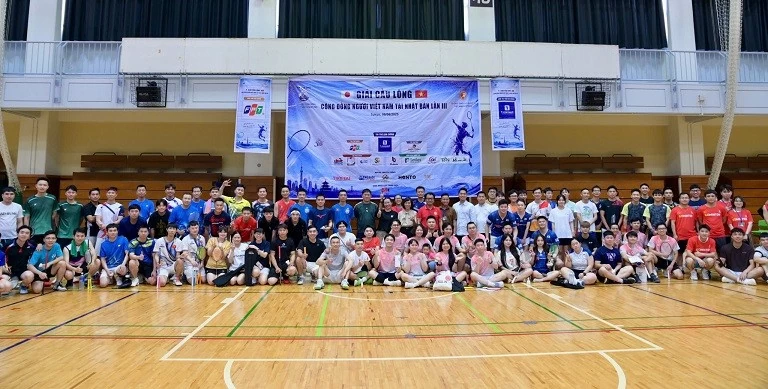 Badminton playground strengthens the Vietnamese community in Japan