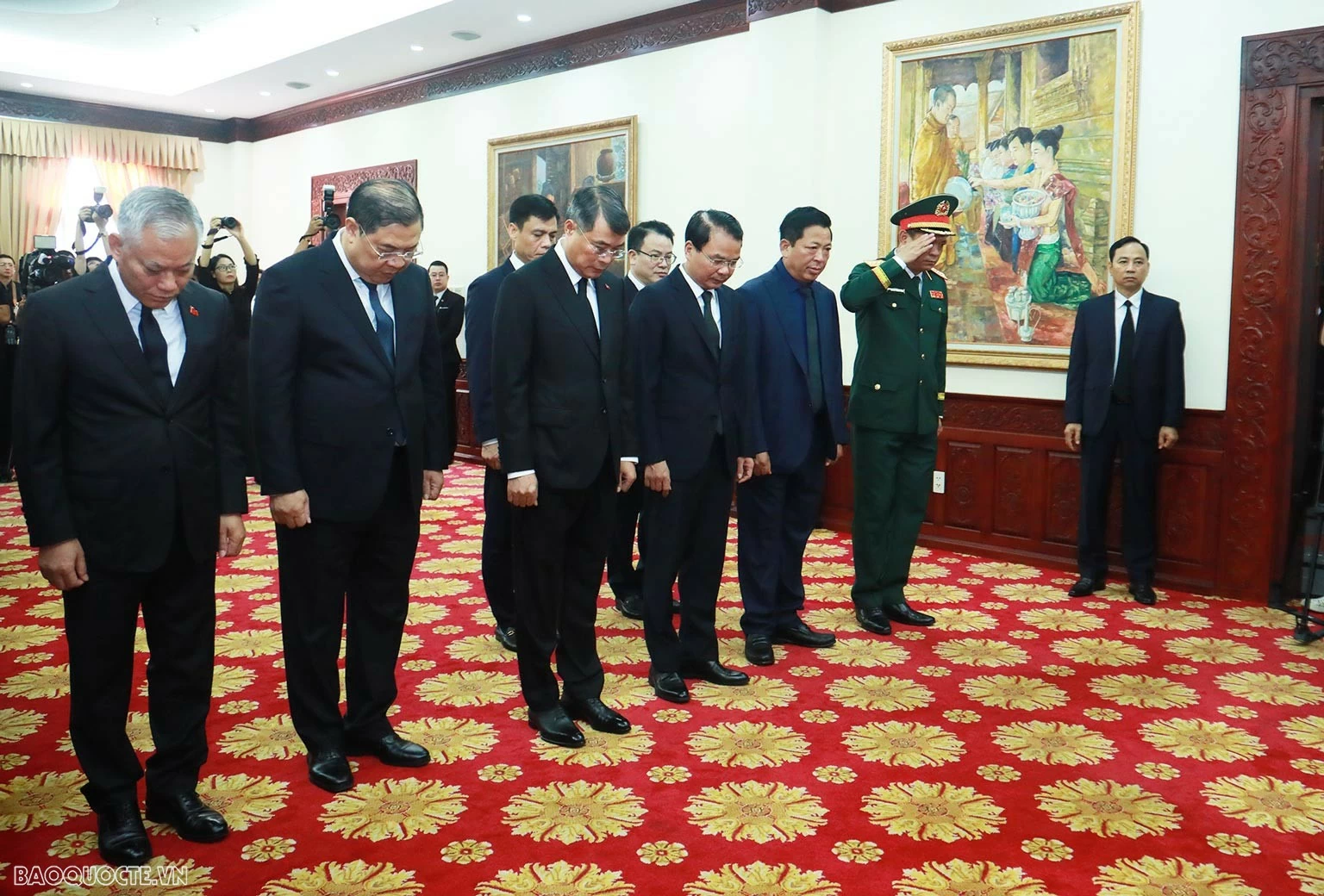 Vietnamese Party, State leaders pay tribute to Lao National Assembly President Xaysomphone Phomvihane at Lao Embassy Vietnamese Party, State leaders pay tribute to Lao National Assembly President Xaysomphone Phomvihane at Lao Embassy