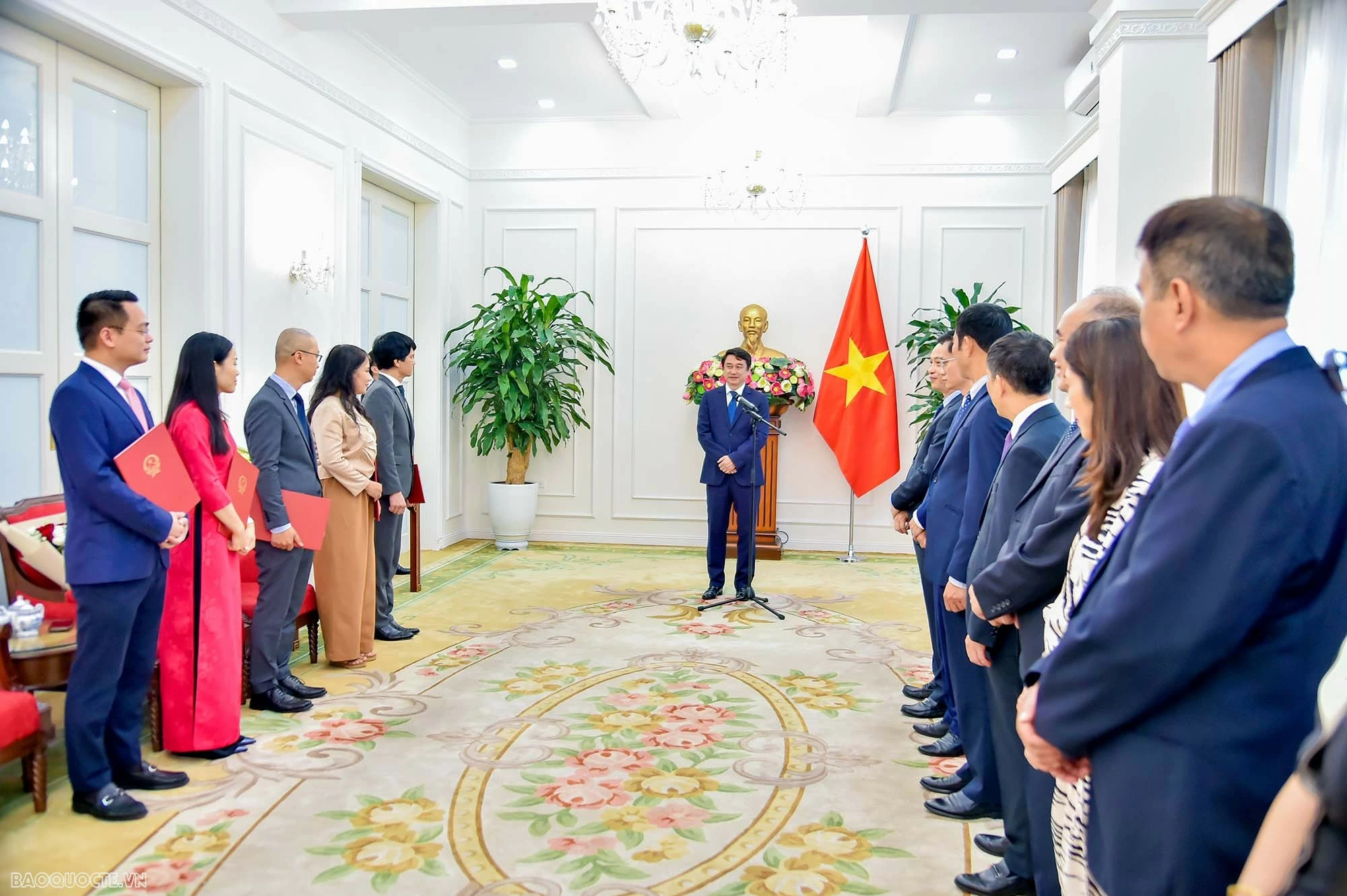 Ministry of Foreign Affairs holds ceremony to announce decisions on personnel reception, transfer, and leadership appointments