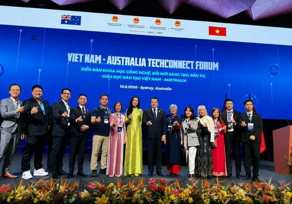 Bridges of knowledge between Vietnam and Australia Bridges of knowledge between Vietnam and Australia