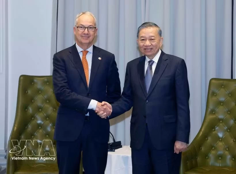 Top leader receives Australian Special Envoy for Southeast Asia