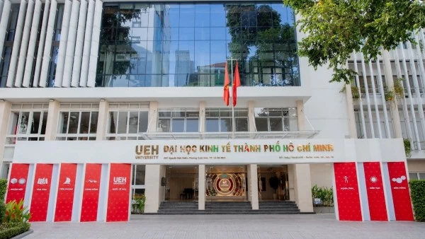 UEH: Top 501+ universities worldwide with international standard training quality and a global academic ecosystem