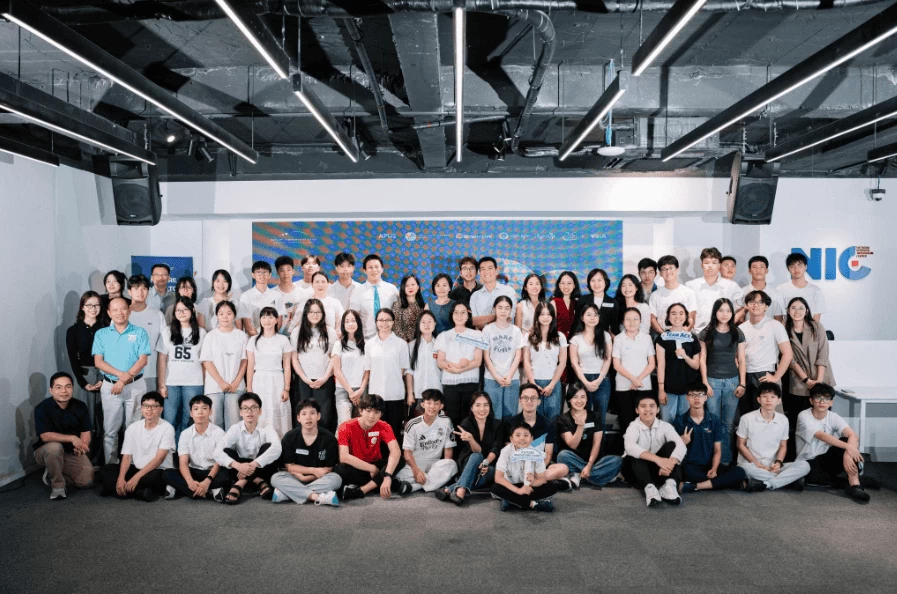 Học sinh FINO 2026 làm việc cùng mentor trong Bootcamp tại Trung tâm Đổi mới sáng tạo Quốc gia (NIC),(Nguồn: FINO) Học sinh FINO 2026 làm việc cùng mentor trong Bootcamp tại Trung tâm Đổi mới sáng tạo Quốc gia (NIC),(Nguồn: FINO)