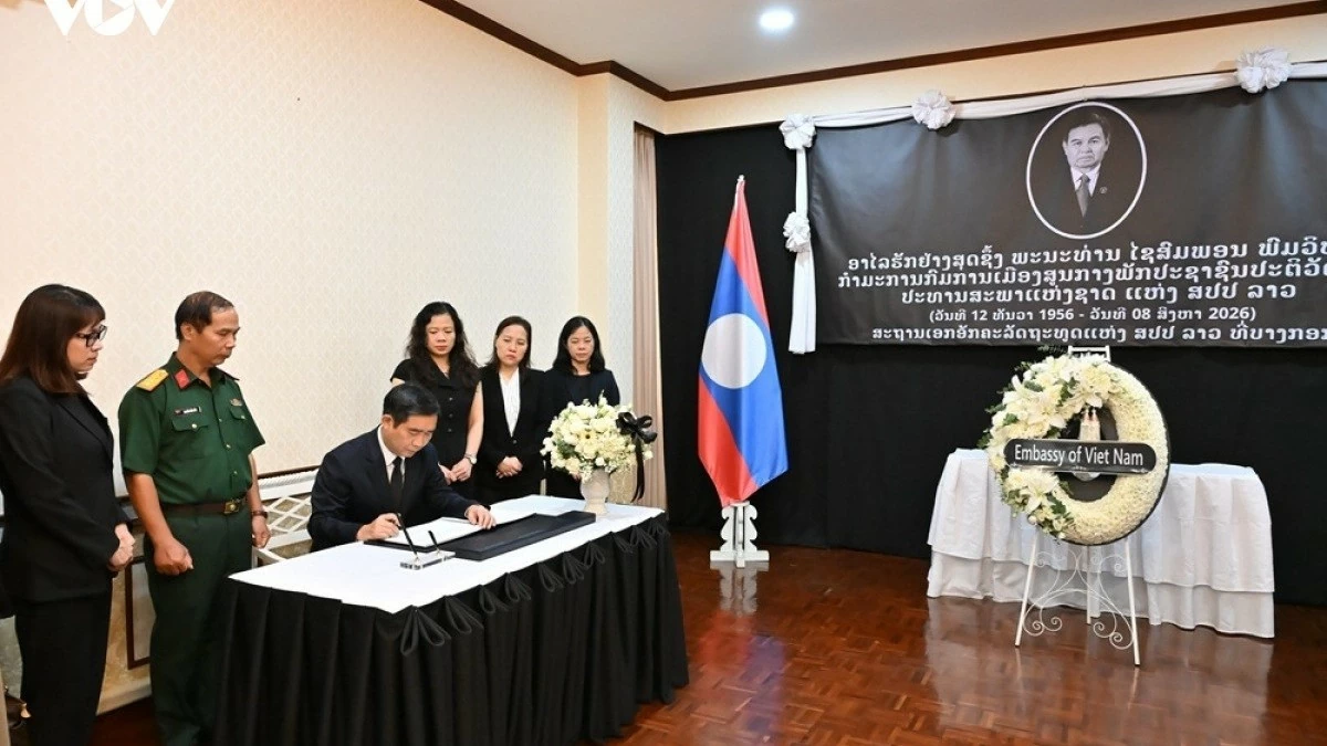 Vietnamese Embassy in Thailand pays tribute to Lao National Assembly President Xaysomphone Phomvihane