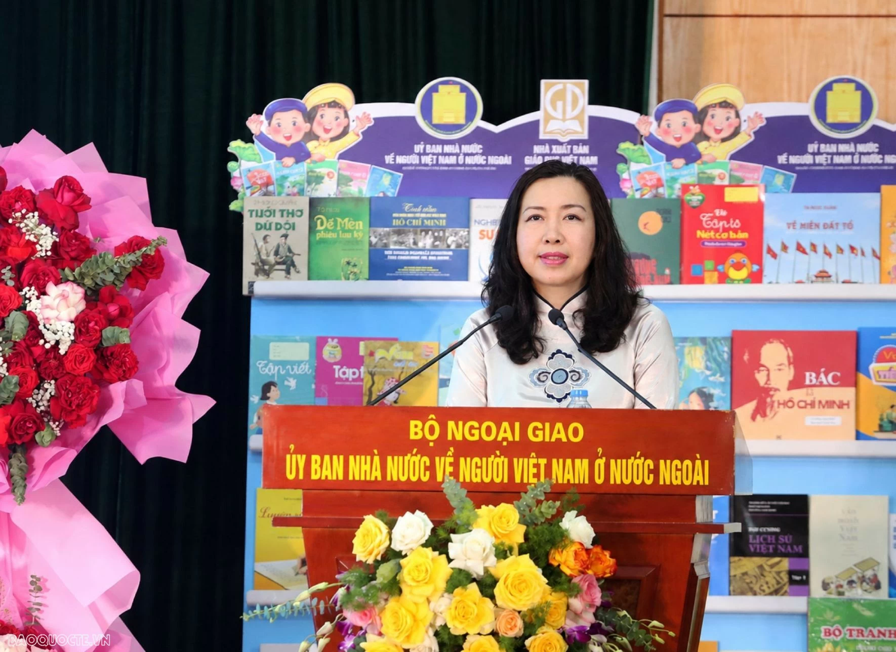 Deputy FM Le Thi Thu Hang: Vietnamese language as a bridge to preserve identity and connect the Overseas Vietnamese community Deputy FM Le Thi Thu Hang: Vietnamese language as a bridge to preserve identity and connect the Overseas Vietnamese community