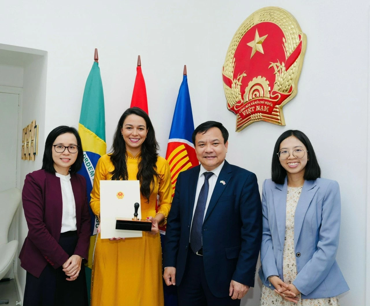 Youngest Honorary Consul of Vietnam: Representing Vietnam means representing a history of courage Youngest Honorary Consul of Vietnam: Representing Vietnam means representing a history of courage