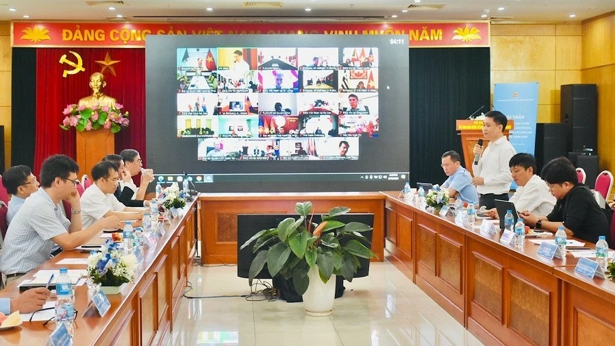 Experts and intellectuals collaborate on strategic technology solutions for the nation