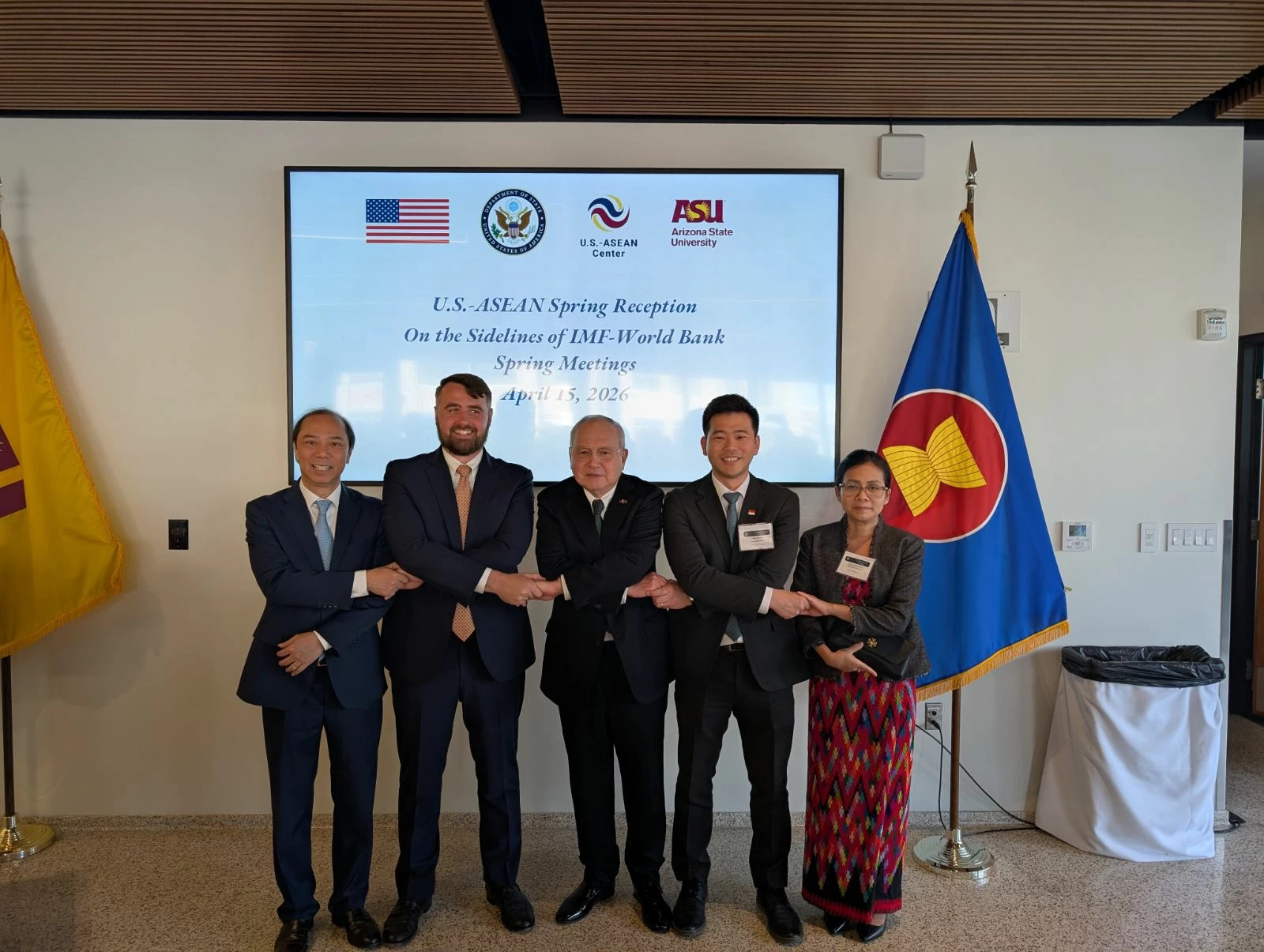 Vietnam - ASEAN - United States: Opportunities to expand development space