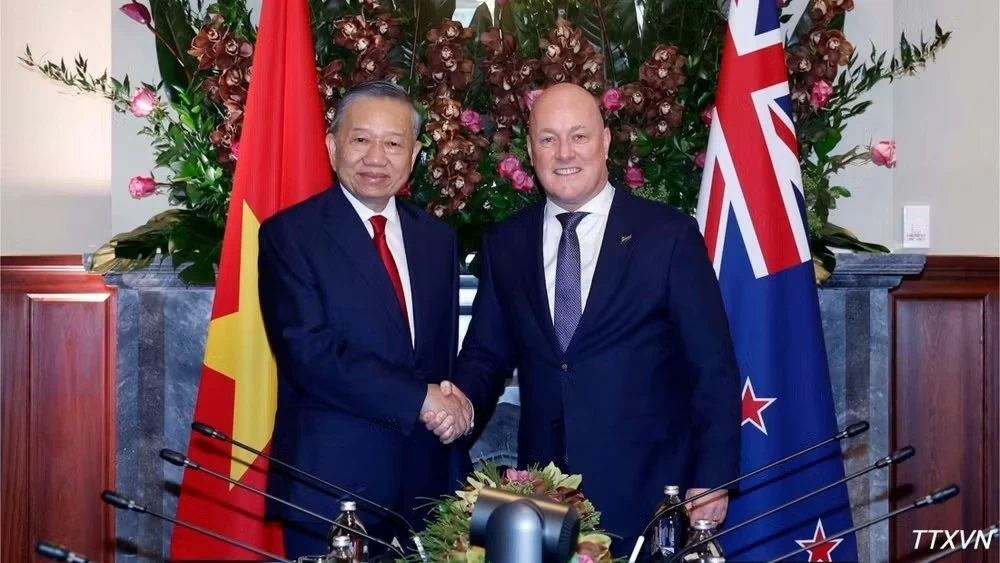 General Secretary, President To Lam holds talks with New Zealand Prime Minister Christopher Luxon   in Auckland