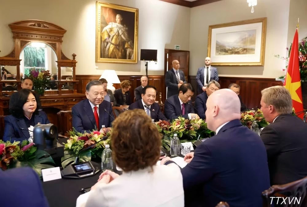 General Secretary, President To Lam holds talks with New Zealand Prime Minister Christopher Luxon   in Auckland