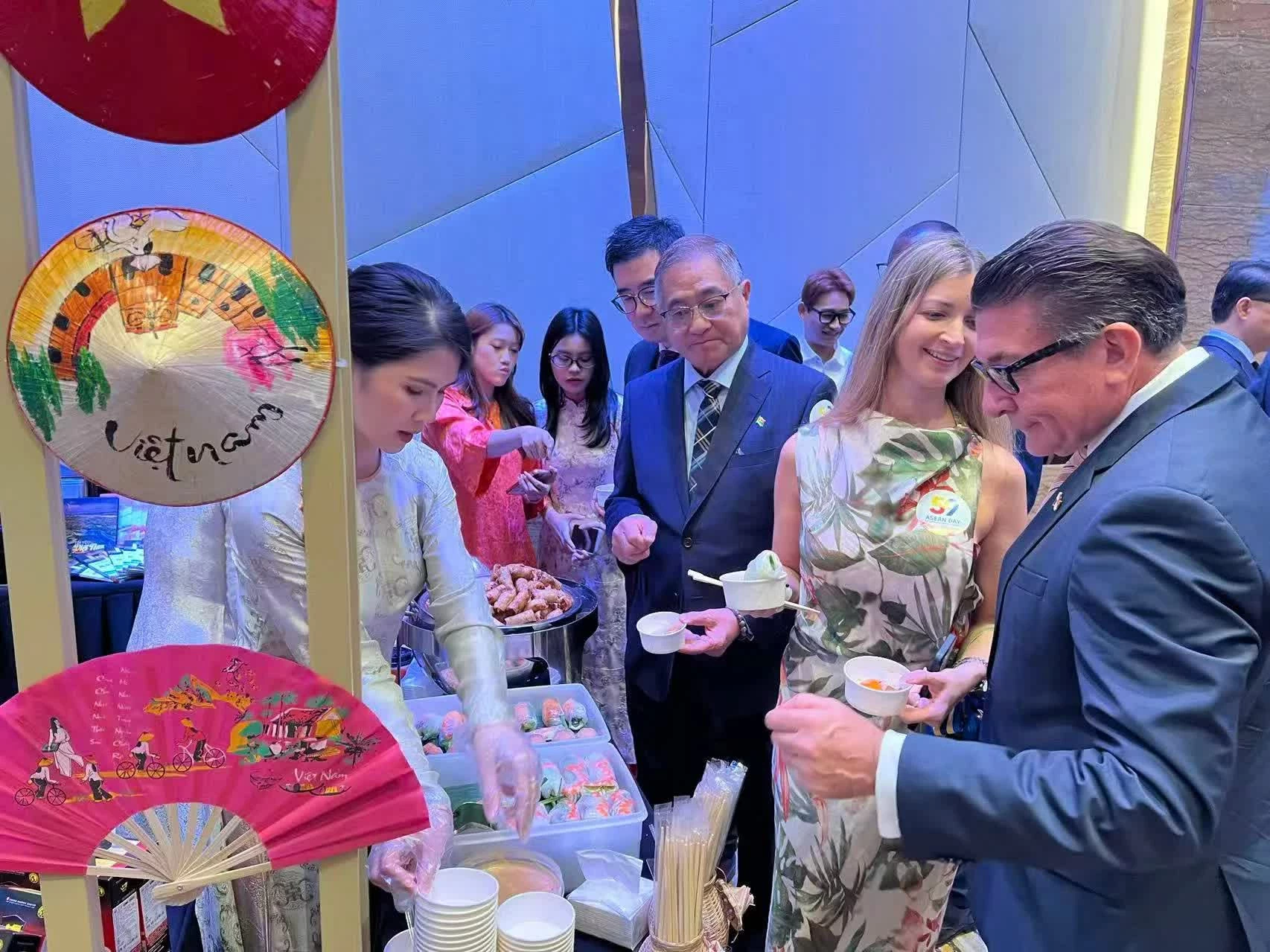 Vietnamese Consulate General in China's Guangzhou hosts ASEAN-59 Anniversary Celebration