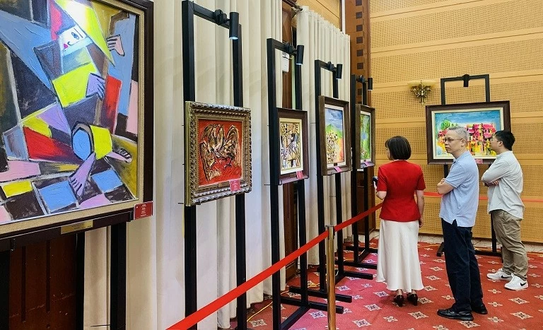 Exhibition and auction of artworks ‘VENUS’: Contemporary art exhibition fosters friendship and compassion