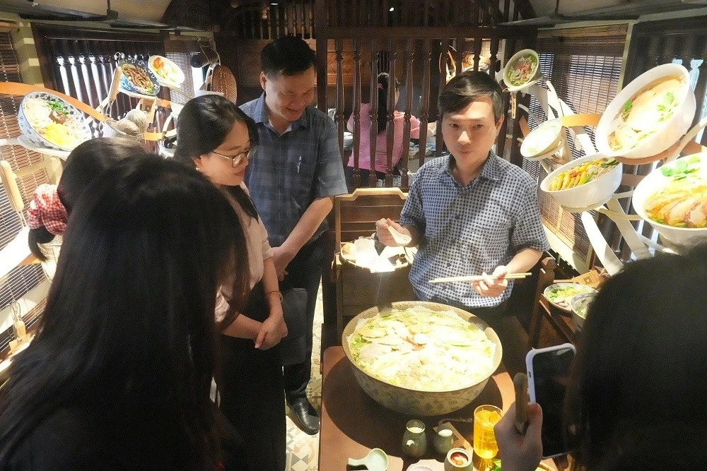 When the youth seek the heritage of Old Hanoi memories