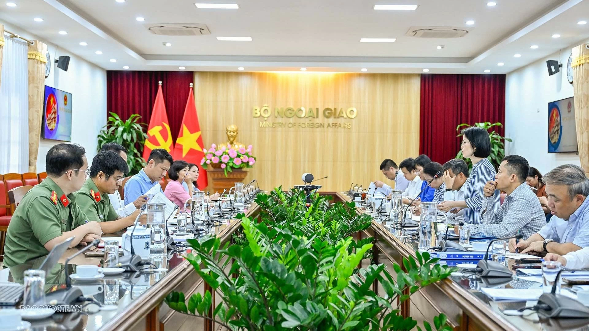 Permanent Deputy FM Nguyen Minh Vu: Review and accelerate preparations for Vietnam APEC Year 2027