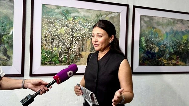 'Colours of Vietnam' Exhibition of Do Paper Artworks opens in Vladivostok