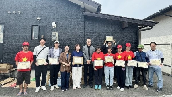 Vietnamese Association in Japan surveys situation, supports community after Kumamoto earthquake