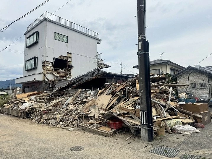 Vietnamese Association in Japan surveys situation, supports community after Kumamoto earthquake