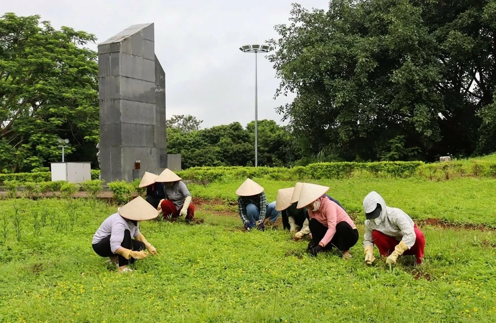 Launch of the 'Green Campaign' at A1 Hill, Dien Bien Phu Launch of the 'Green Campaign' at A1 Hill, Dien Bien Phu