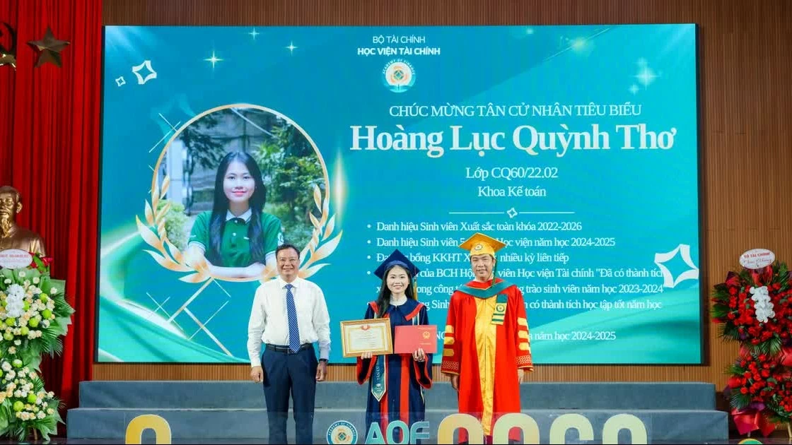 Academy of Finance awards diplomas to nearly 3,400 students