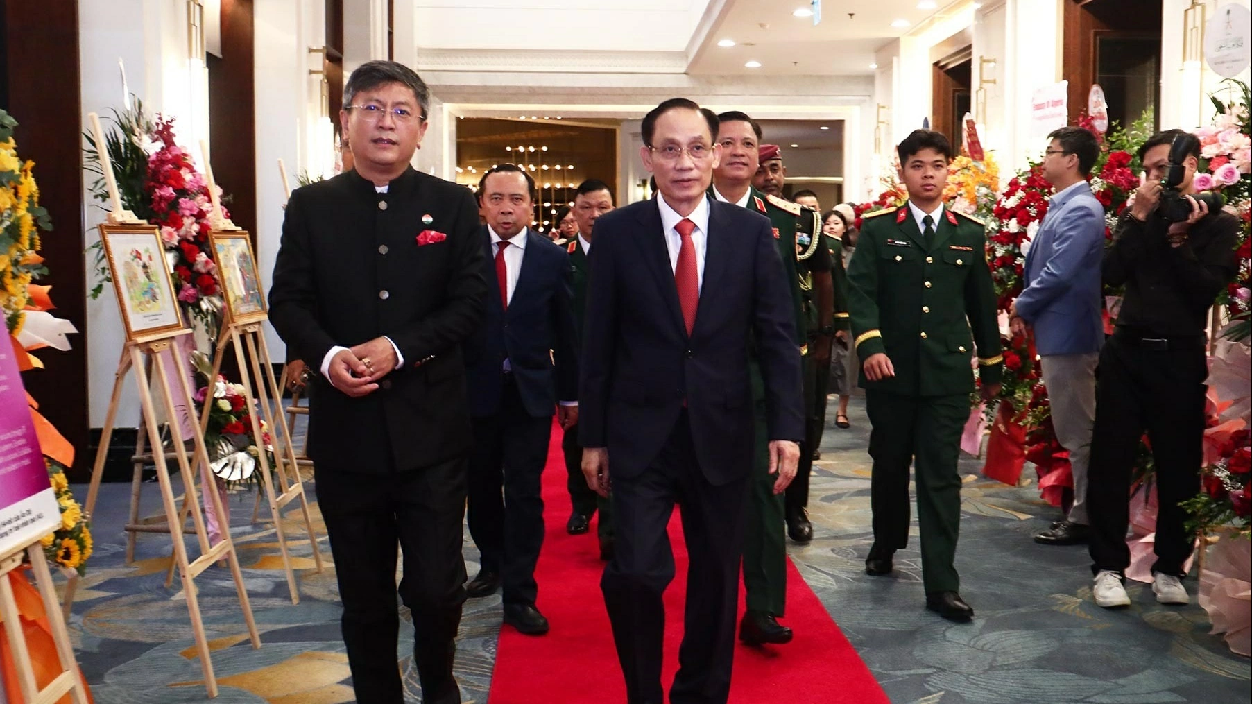 Foreign Minister Le Hoai Trung attends reception marking India’s 80th Independence Day