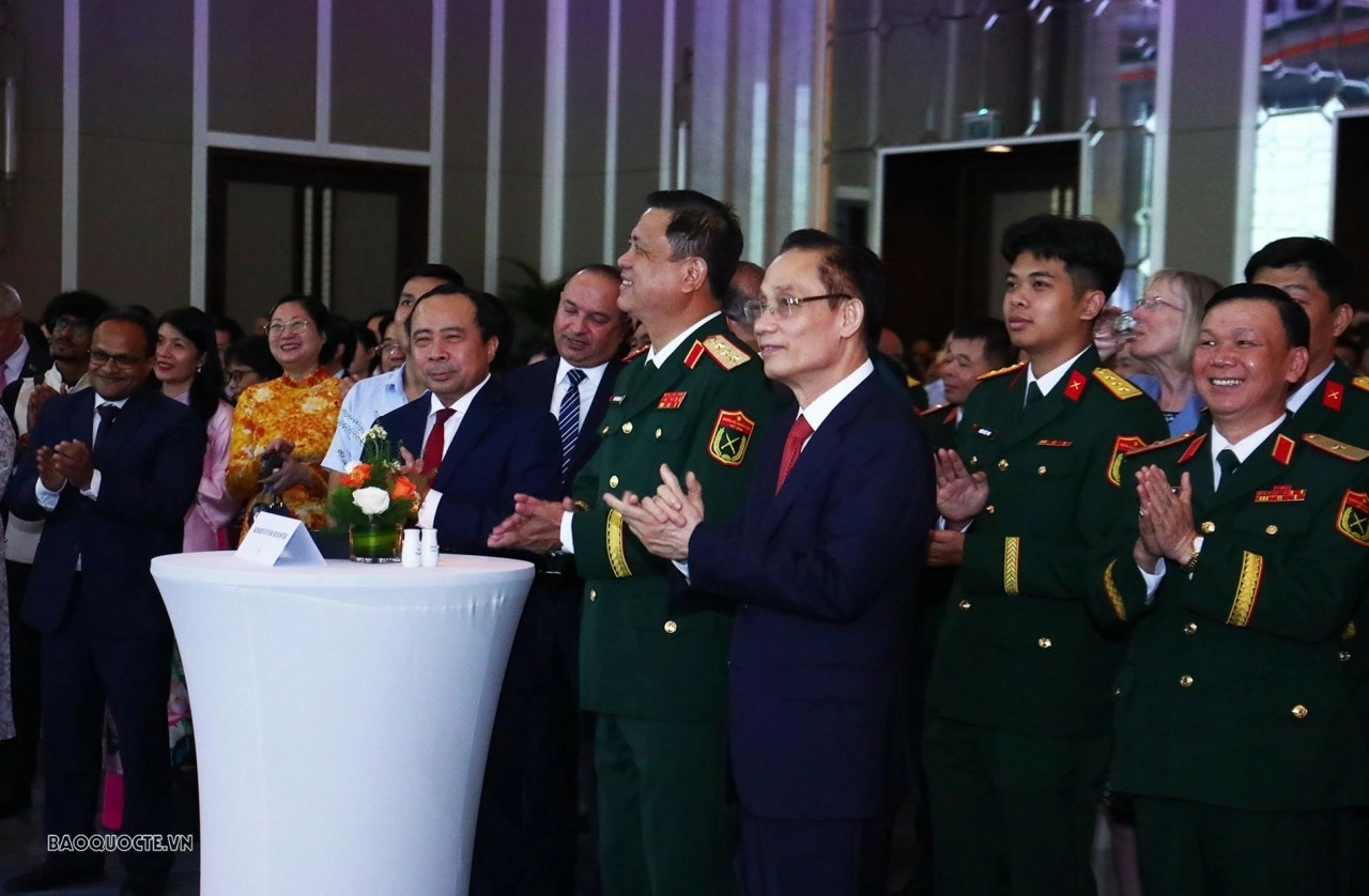 Foreign Minister Le Hoai Trung attends reception marking India’s 80th Independence Day Foreign Minister Le Hoai Trung attends reception marking India’s 80th Independence Day