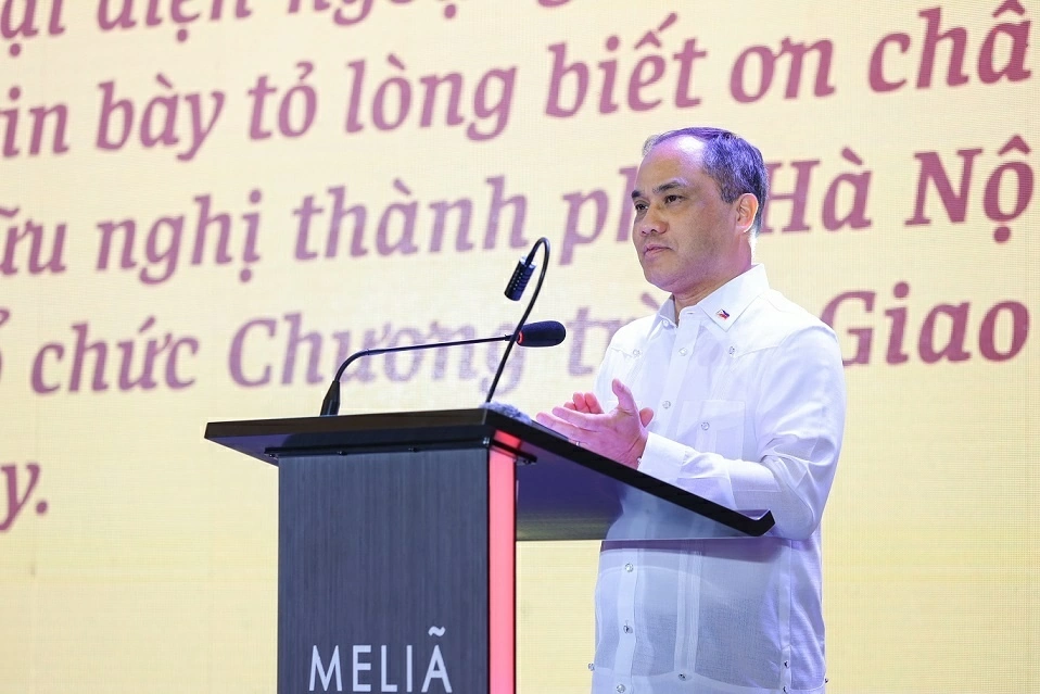 ASEAN colours spread friendship in Hanoi