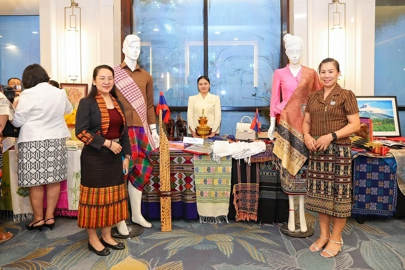 ASEAN colours spread friendship in Hanoi