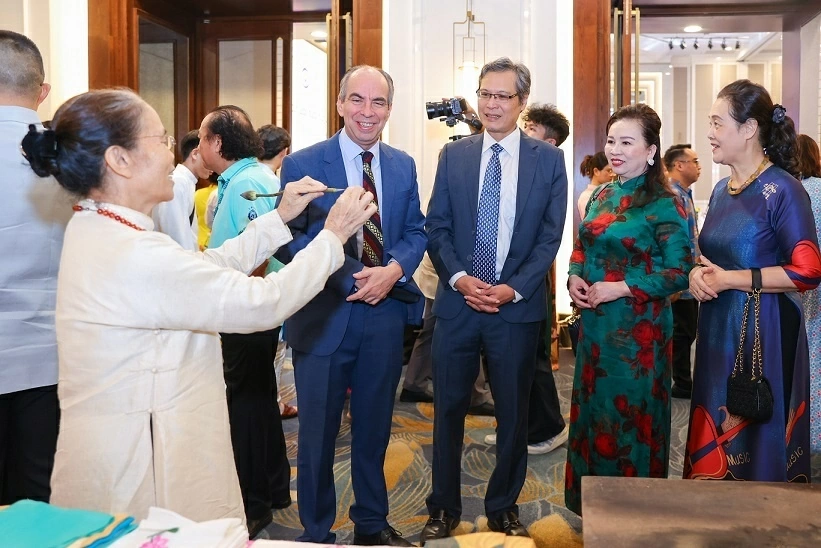 ASEAN colours spread friendship in Hanoi