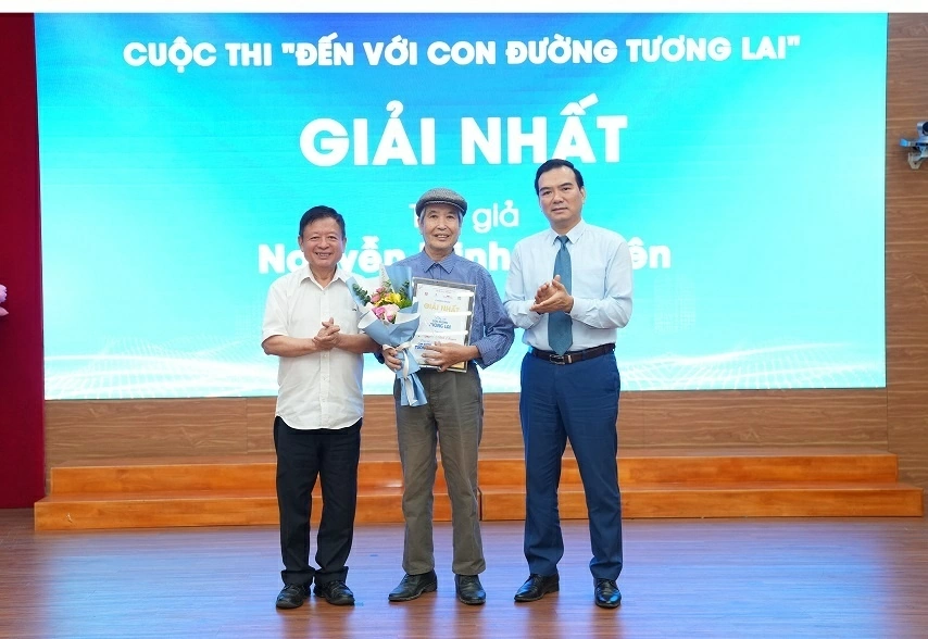 The 'Towards the Future Path' Contest contributes to promoting reading culture The 'Towards the Future Path' Contest contributes to promoting reading culture