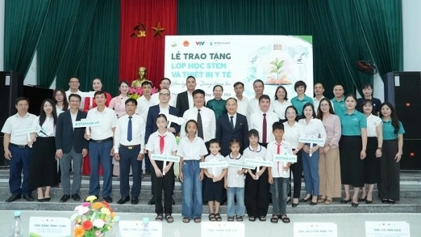 Stavian Group launches the CSR project 'Nurturing hope – Building the future', donates STEM classroom and medical equipment in Bac Ninh province