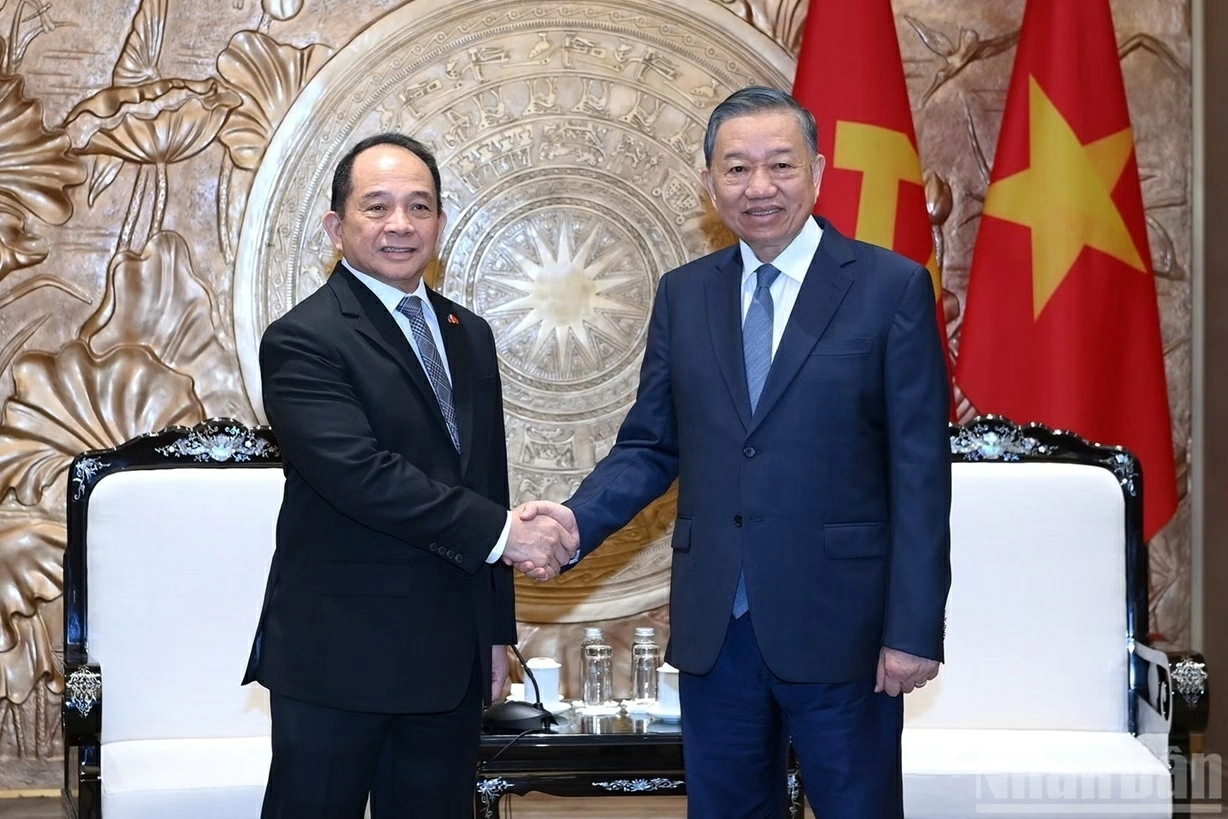 General Secretary, President To Lam hosts Philippine National Security Adviser in Hanoi