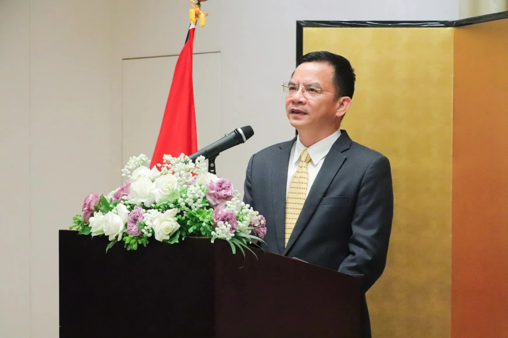 Dr. Nghiem Viet Huong receives Order of the Rising Sun, marking a journey of fostering Vietnam-Japan friendship Dr. Nghiem Viet Huong receives Order of the Rising Sun, marking a journey of fostering Vietnam-Japan friendship