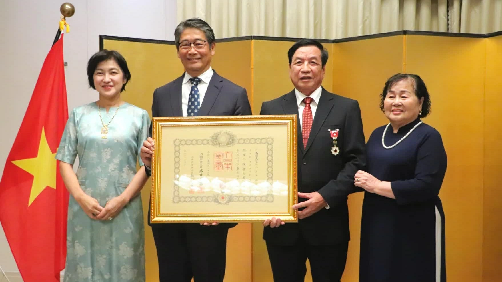 Dr. Nghiem Viet Huong receives Order of the Rising Sun, marking a journey of fostering Vietnam-Japan friendship