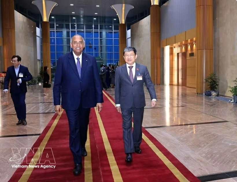 Côte d’Ivoire National Assembly President Patrick Achi arrives in Hanoi for official visit to Vietnam