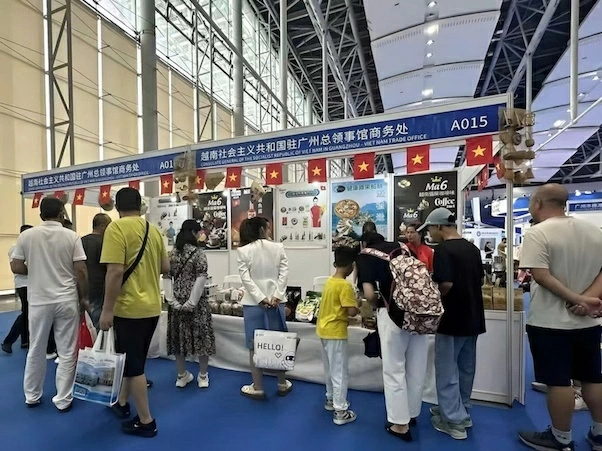 Promoting Vietnamese agricultural products and food at the 34th Guangzhou Fair (China) Promoting Vietnamese agricultural products and food at the 34th Guangzhou Fair (China)