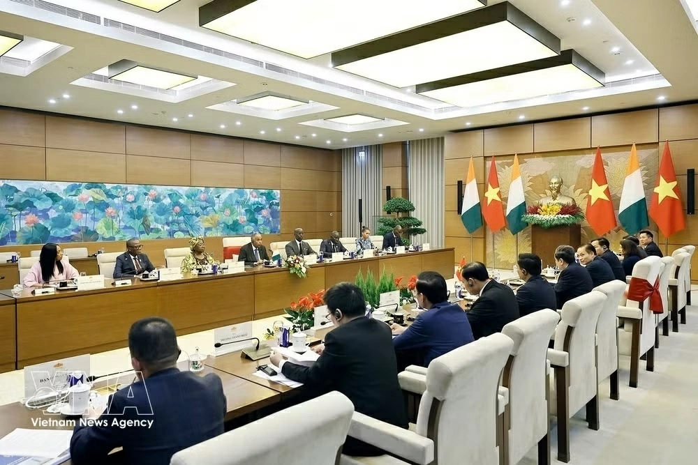 NA Chairman Tran Thanh Man holds talks with Côte d’Ivoire counterpart Patrick Achi, promotes parliamentary cooperation
