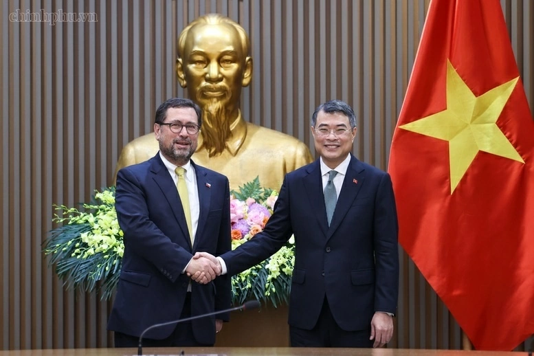 Prime Minsiter Le Minh Hung receives Chilean Foreign Minister Francisco Pérez Mackenna in Hanoi Prime Minsiter Le Minh Hung receives Chilean Foreign Minister Francisco Pérez Mackenna in Hanoi