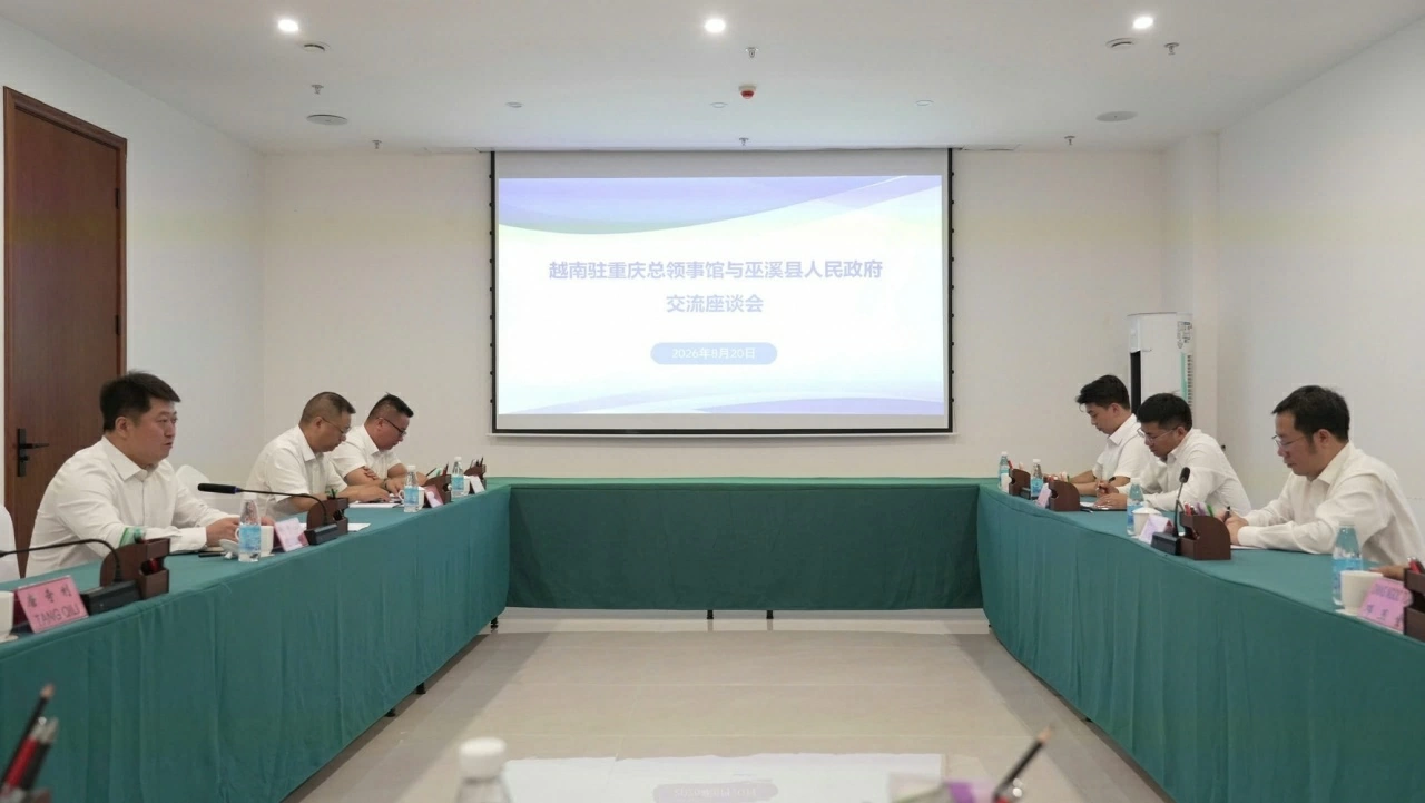 Consul General Bui Nguyen Long visited Yuxi District, Chongqing (China)
