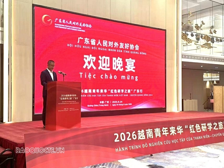 Vietnamese youth follow the Revolutionary footsteps of President Ho Chi Minh in Guangdong (China)
