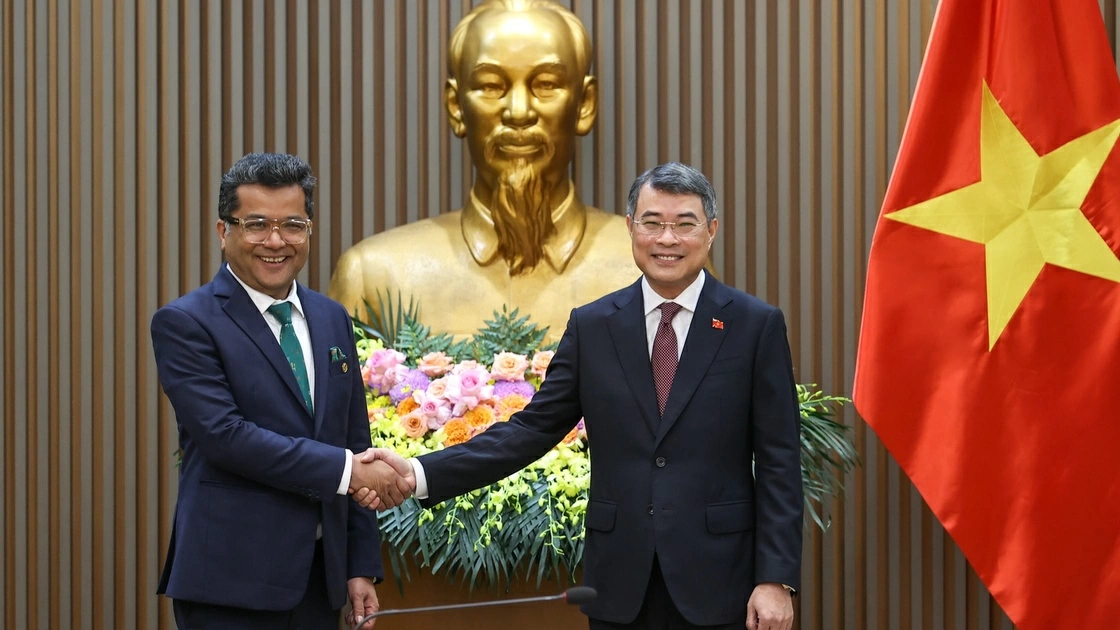 PM Le Minh Hung welcomes Indian Minister of State for External Affairs, deepening Enhanced Comprehensive Strategic Partnership