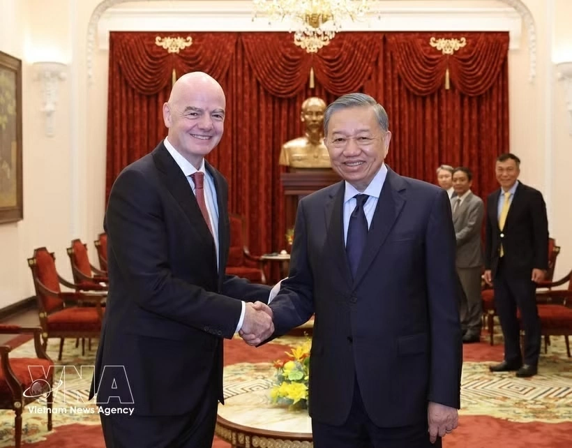 General Secretary, President To Lam receives FIFA President in Hanoi