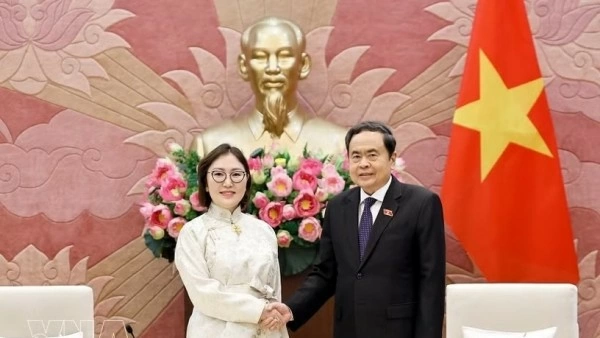 NA President Tran Thanh Man receives Mongolian Ambassador Ganbaatar Hulan