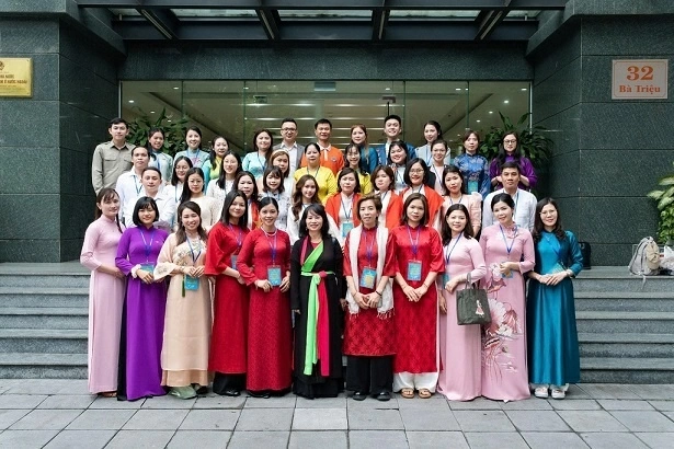 Closing ceremony of the Vietnamese teaching methodology training course for overseas Vietnamese teachers