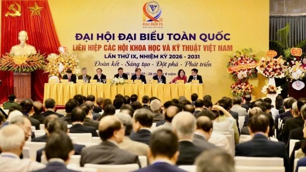 Continuing to ignite the flame of passion and creativity for a strong and prosperous Vietnam