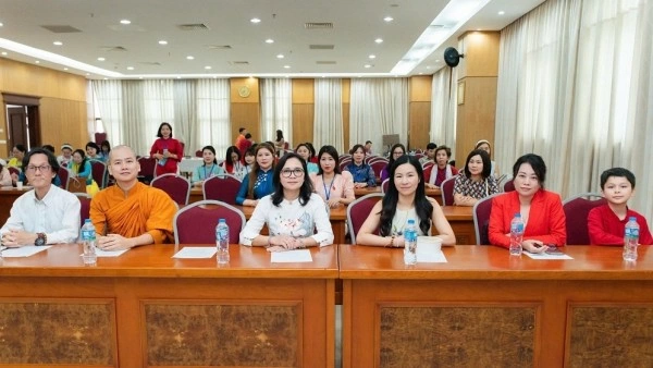 Connecting Vietnamese language guardians abroad