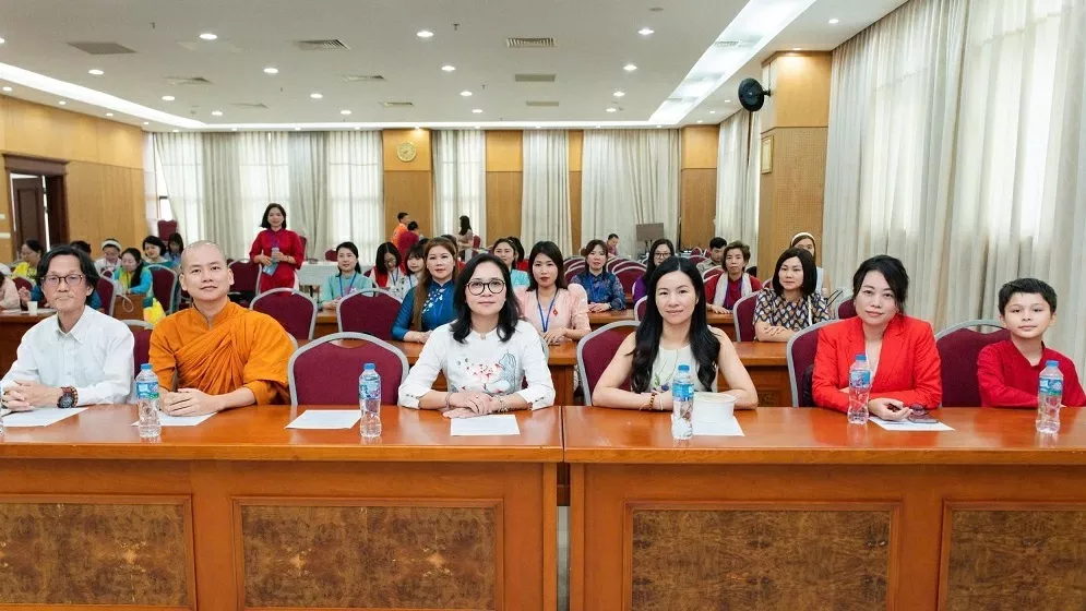 Connecting Vietnamese language guardians abroad