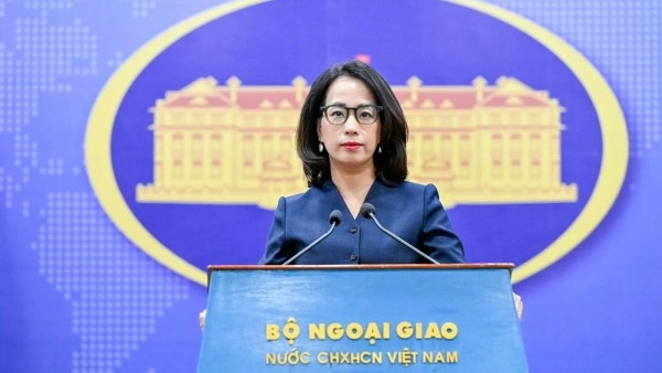 Vietnam resolutely opposes, lodges serious diplomatic representation over illegal reclamation, construction activities in Hoang Sa: Spokesperson