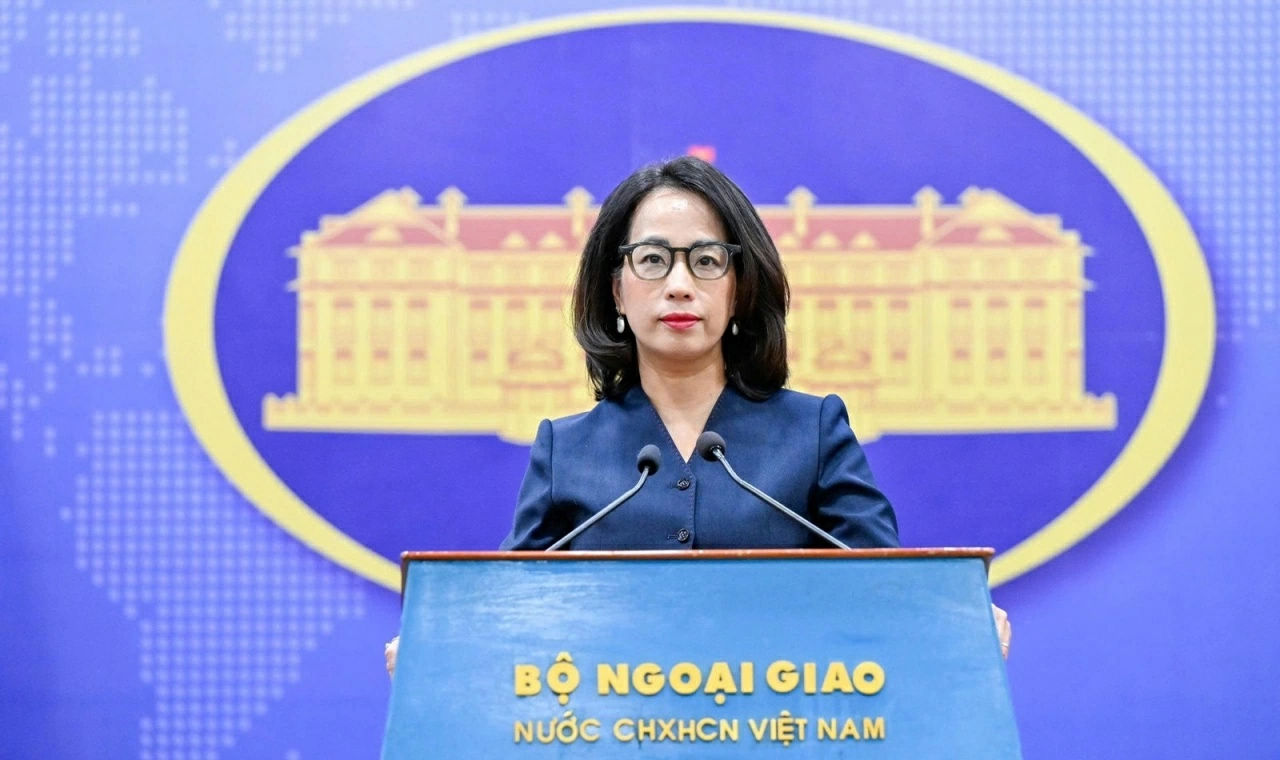 Vietnam resolutely opposes, lodges serious diplomatic representation over illegal reclamation, construction activities in Hoang Sa: Spokesperson